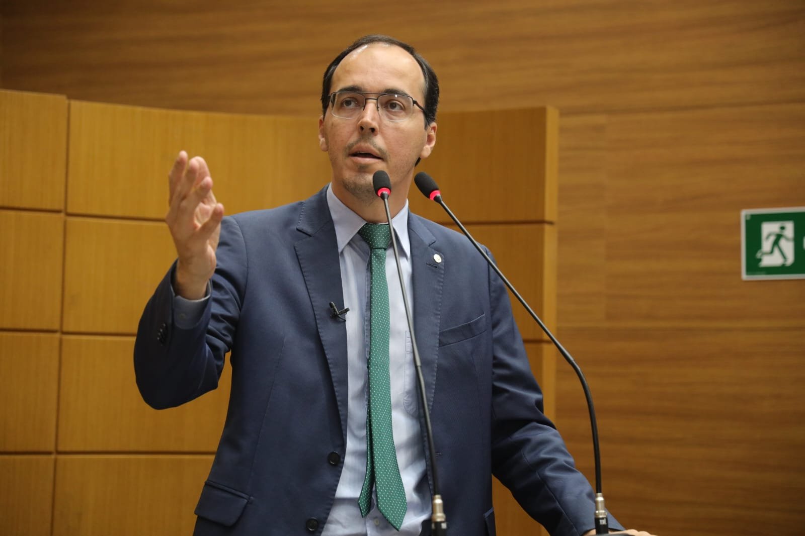 Três décadas da família de Georgeo Passos na Assembleia geram críticas sobre continuidade sem grandes transformações em Sergipe