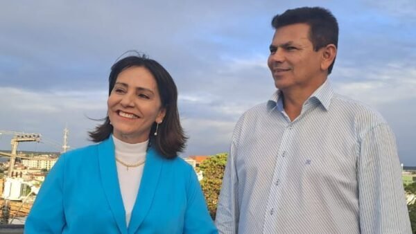 Prefeito de Itabaiana mantém 56 cargos comissionados no gabinete; prefeita de Aracaju tem apenas 8