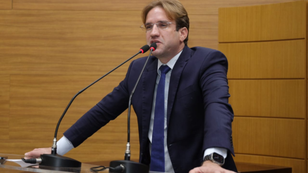 Marcelo Sobral alerta Assembleia sobre avanço da violência contra a mulher em Sergipe e pede reação urgente