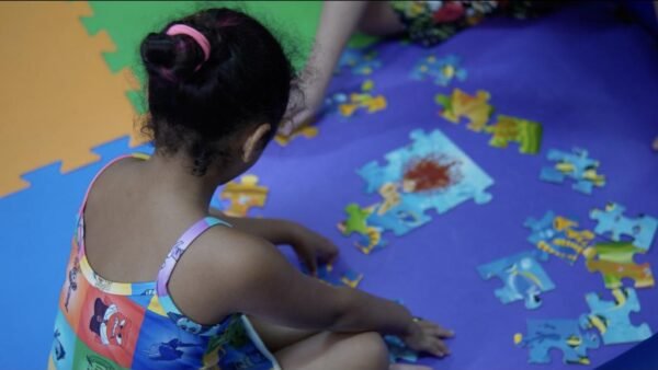 Aracaju amplia rede de terapias para autismo e tenta reduzir espera de até 500 dias por atendimento