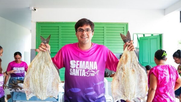 Talysson de Valmir fecha entrega de bacalhau da Semana Santa