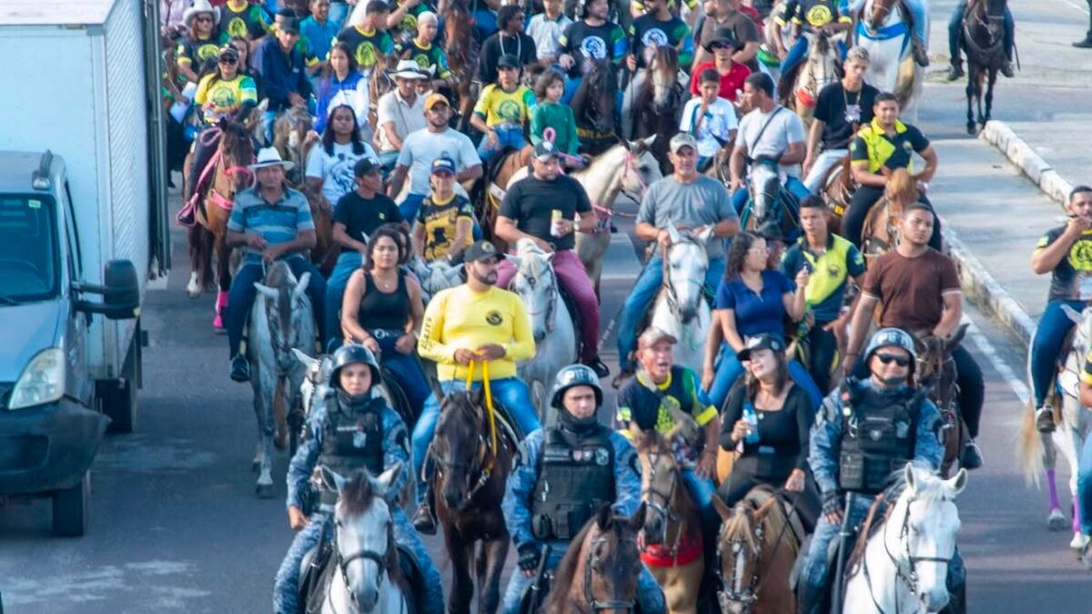 5ª Cavalgada da SM reúne milhares de pessoas no Bairro Santa Maria com shows de grandes atrações musicais