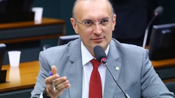 Fábio Henrique propõe uso de emendas para criar hospital voltado à saúde mental em Sergipe