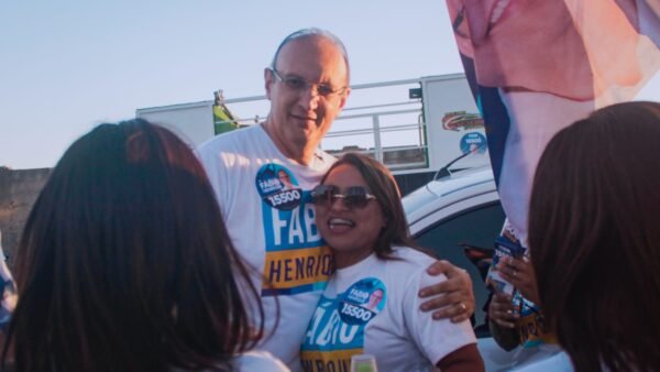 Fábio Henrique propõe transporte gratuito para mães solo chegarem a entrevistas de emprego