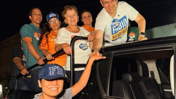 O povo abre as portas porque conhece a história de Fábio Henrique, afirma vice-prefeito Elmo Paixão em carreata no Jardim 1